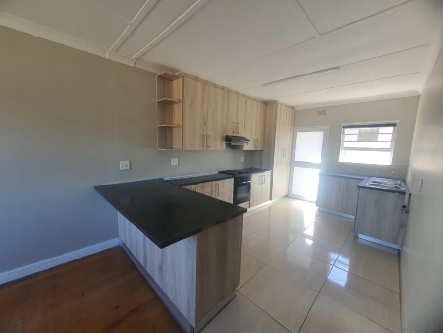 To Let 3 Bedroom Property for Rent in Stoneydrift Eastern Cape